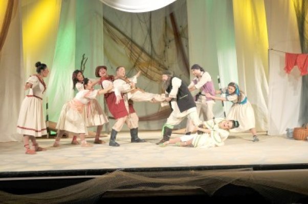 Liceenii merg la teatru
